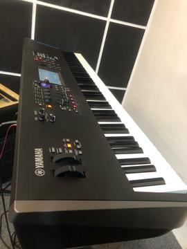 Teclado Sintetizador Yamaha Modx8