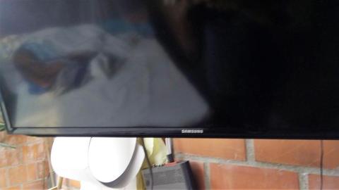 SAMSUNG SMART TV DE 40 PULGADAS