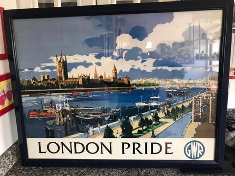 Afiche enmarcado LONDON PRIDE. Usado en perfecto estado