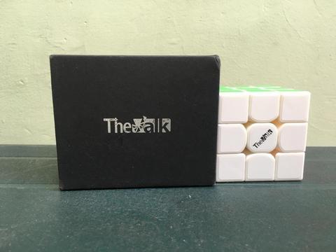 Cubo Rubik The Valk 3 Qiyi 3x3 Fondo Blanco