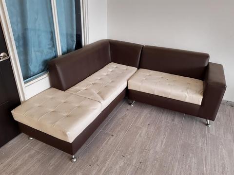 Sofa en L , Cuerina