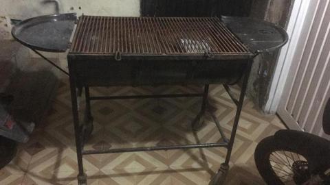 ASADOR Y MESA