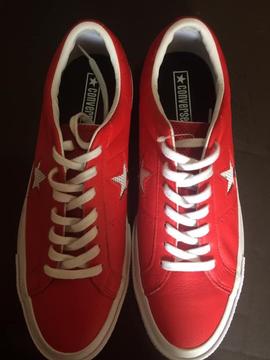 converse rojas en cuero talla 91/2 o 42