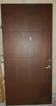 ULTIMAS PUERTAS DE MADERA GRANDE DE LUJO CON BISAGRA Y CHAPA REMATE