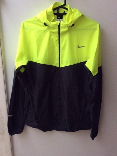 Chaqueta Deportiva NIKE Running Impermeable