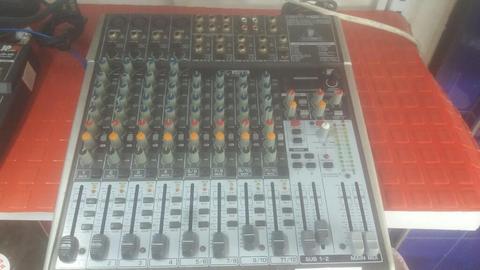 Consola 8 Canales