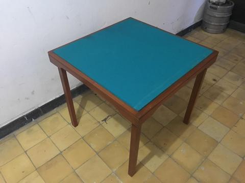 Mesa para Jugar Cartas