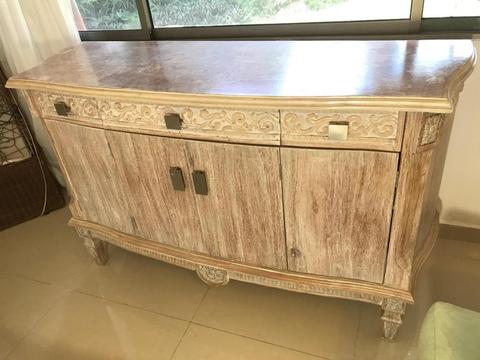 Mueble de madera estilo decapea español