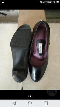 Vendo Botas Y Zapatos Negros