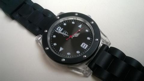 reloj negro deportivo