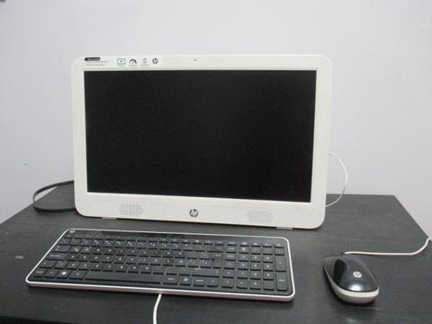 Se vende computador marca HP de 500 GB con pantalla hd de 19.45