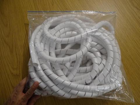 Espiral plástico para cubrir cables 10 mts