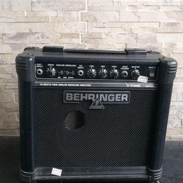 Amplificador Behringer V-tone GM108