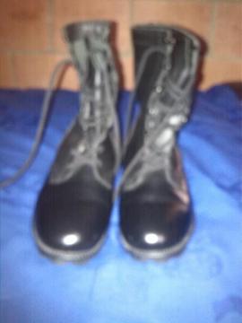 vendo botas militares en buen estado