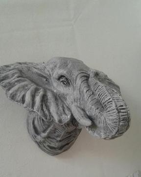 cabeza decorativa de elefante