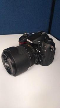 Vendo cámara profesional Nikon D7000