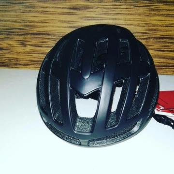 Casco Negro Cairbull Nuevo