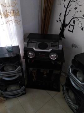 Vendo Equipo de Sonido Panasonic con Mez