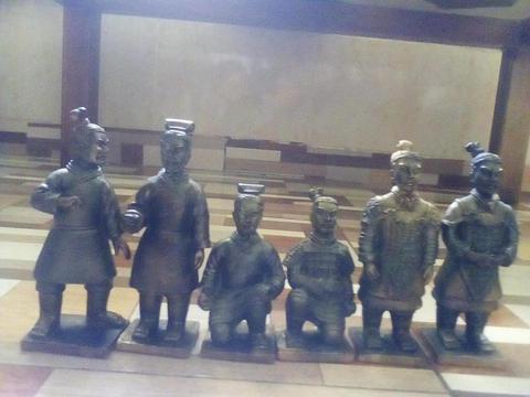 GUERREROS TERRACOTA COLECCION RESINA 6 UNIDADES