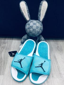 Chanclas Jordan, Nike, Adidas