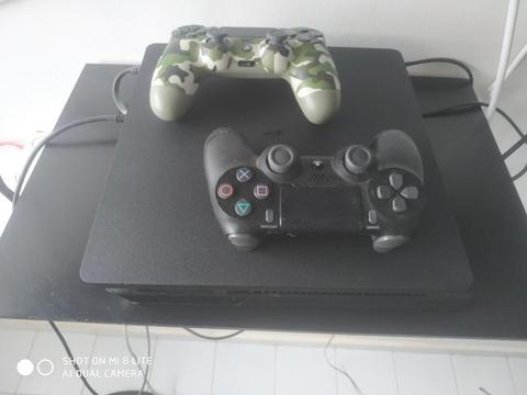 Playstation 4 Slim 1tb, 2 Controles