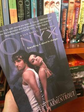 Lux Series: 2. Onyx - Jennifer L. Armentrout