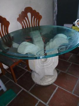 Mesa de comedor en cristal y piedra coralina